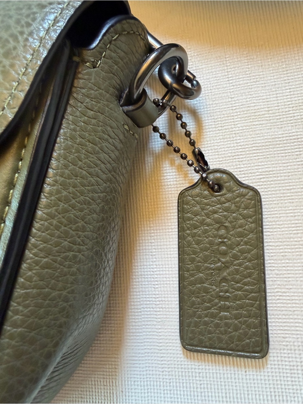 Olive Green vintage and rare Coach Leather & Suede Crossbody Bag - Picture 3 of 10